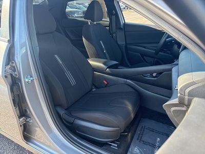 2025 Hyundai Elantra Hybrid — photo 30 view