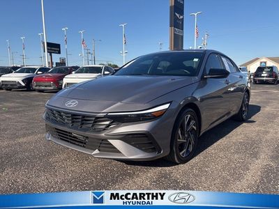 2025 Hyundai Elantra Hybrid 494B2FBS — front three-quarter view