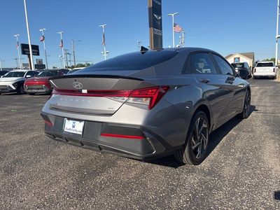 2025 Hyundai Elantra Hybrid — photo 9 view
