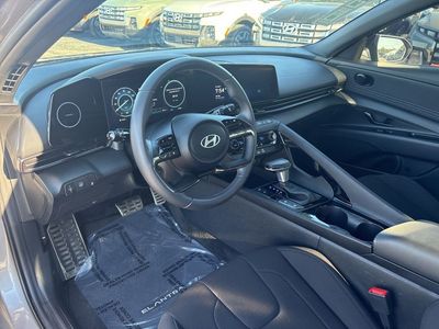 2025 Hyundai Elantra Hybrid — photo 13 view