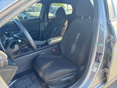 2025 Hyundai Elantra Hybrid — photo 12 view