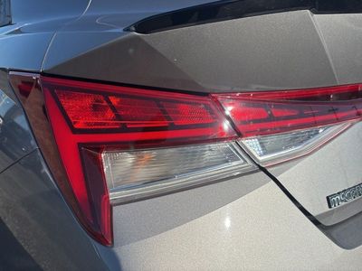 2025 Hyundai Elantra Hybrid — photo 10 view