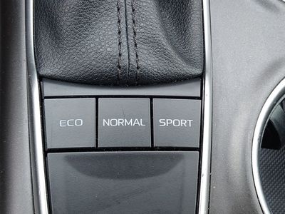 2022 Toyota Camry - Photo 18