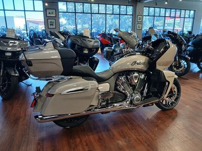 2026 Indian Motorcycle Pursuit Limited 112 w/PowerBand Audio Black Metallic - Photo 11