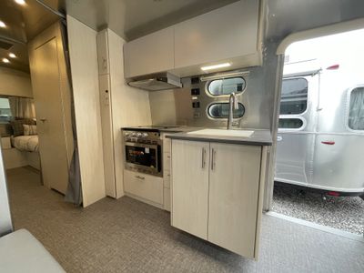 2026 Airstream Flying Cloud - Photo 29