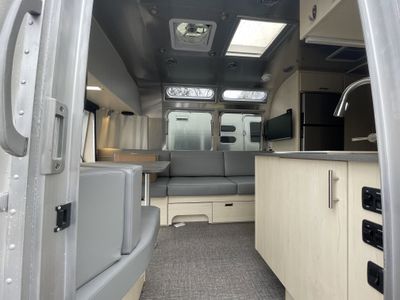2026 Airstream Flying Cloud - Photo 11