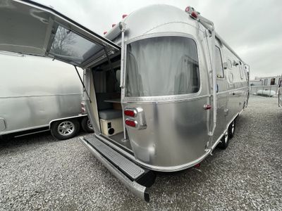 2026 Airstream Flying Cloud - Photo 10