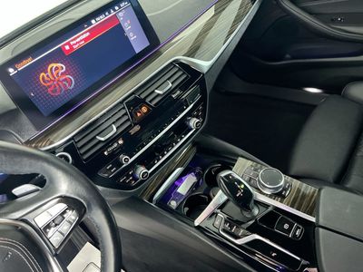 2022 BMW 5 Series - Photo 23