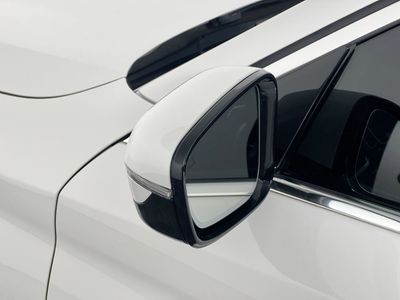 2022 BMW 5 Series - Photo 10