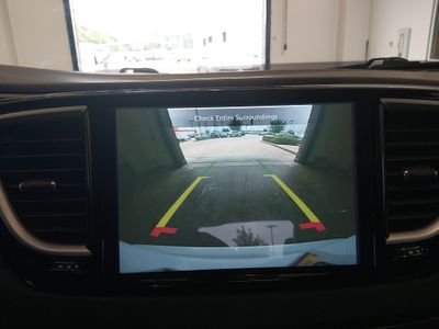 2023 Chrysler Pacifica - Photo 16