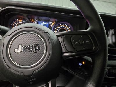 2026 Jeep Wrangler — photo 18 view