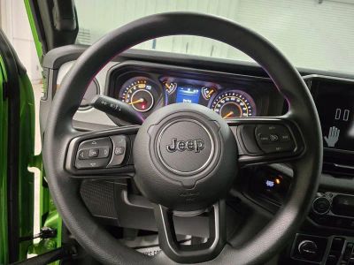 2026 Jeep Wrangler — photo 16 view