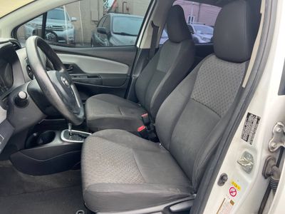 2015 Toyota Yaris - Photo 8