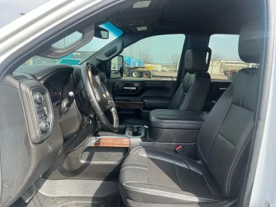2023 Chevrolet Silverado 2500HD — photo 9 view