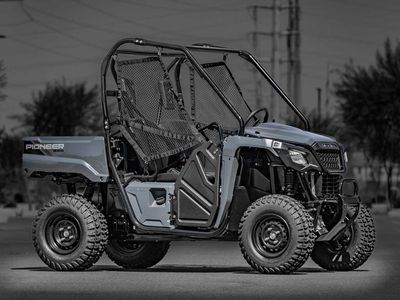 2025 Honda Pioneer 520 - Photo 3