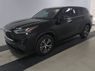 2022 Toyota Highlander - Photo 1
