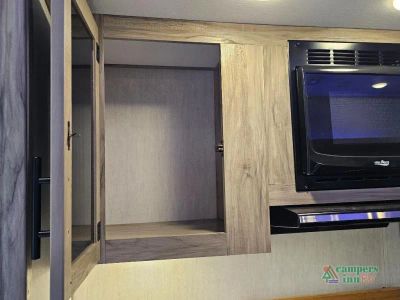 2021 Forest River RV Cherokee Arctic Wolf — photo 25 view