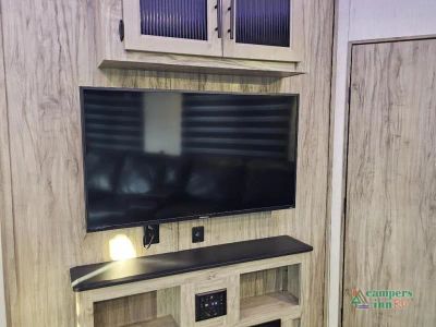 2021 Forest River RV Cherokee Arctic Wolf — photo 37 view