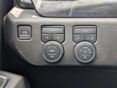 2025 Chevrolet Silverado 2500HD — photo 17 view