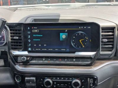 2025 Chevrolet Silverado 2500HD — photo 15 view