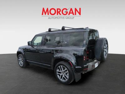 2023 Land Rover Defender 110 — photo 7 view