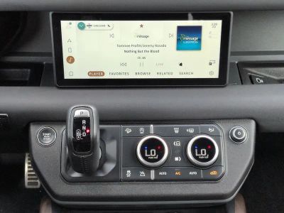 2023 Land Rover Defender 110 — photo 18 view