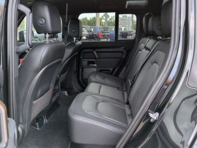 2023 Land Rover Defender 110 — photo 14 view