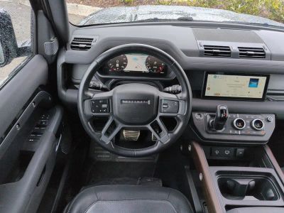 2023 Land Rover Defender 110 — photo 16 view