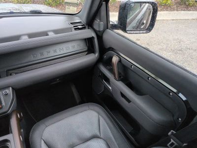 2023 Land Rover Defender 110 — photo 17 view