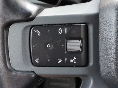 2023 Land Rover Defender 110 — photo 26 view
