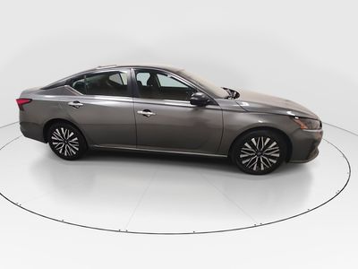 2024 Nissan Altima — photo 8 view