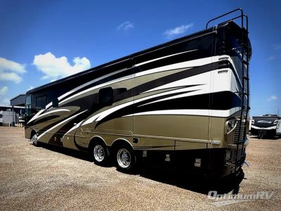 2015 Newmar Ventana — rear three-quarter view