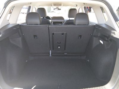 2024 Volkswagen Taos — photo 11 view
