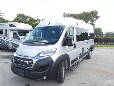 2026 Thor Motor Coach Tellaro - Photo 2