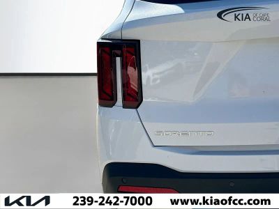 2026 Kia Sorento — photo 8 view