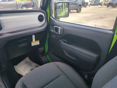 2026 Jeep Wrangler — photo 17 view