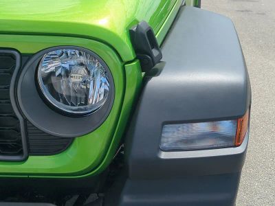 2026 Jeep Wrangler — photo 10 view
