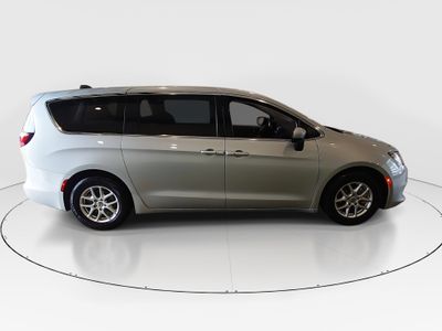 2022 Chrysler Voyager - Photo 8