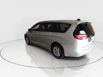 2022 Chrysler Voyager - Photo 5