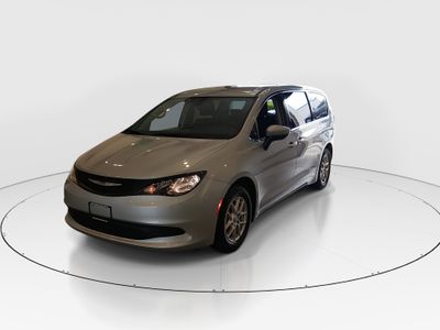 2022 Chrysler Voyager - Photo 3