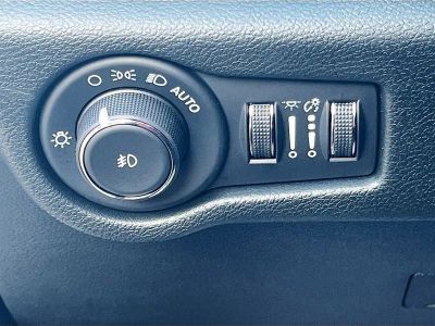 2026 Chrysler Pacifica — photo 10 view