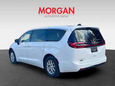 2026 Chrysler Pacifica — detail view