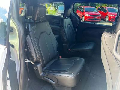 2026 Chrysler Pacifica — photo 24 view
