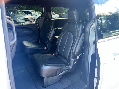 2026 Chrysler Pacifica — photo 19 view