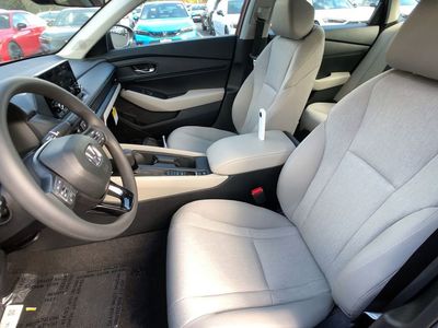 2025 Honda Accord Sedan SE CVT — photo 12 view