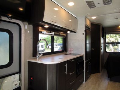2019 Thor Motor Coach COMPASS - Photo 6