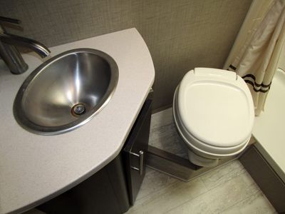 2019 Thor Motor Coach COMPASS - Photo 19