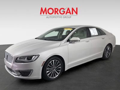 2019 Lincoln MKZ — interior view