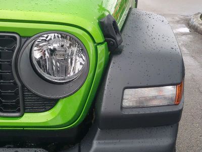 2026 Jeep Wrangler — photo 10 view