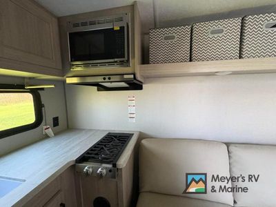 2025 Coachmen RV Catalina Summit Series 7 - Photo 18